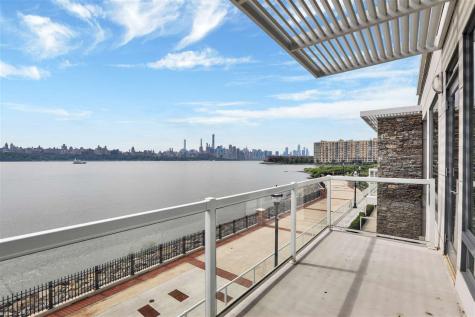 3 Somerset Lane Edgewater NJ 07020