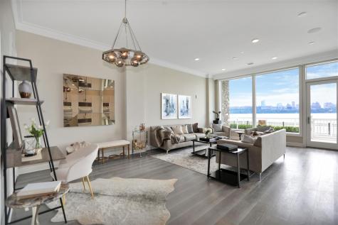 3 Somerset Lane Edgewater NJ 07020