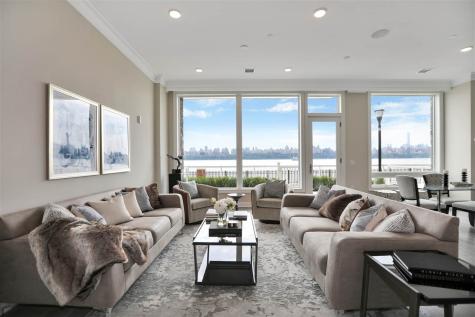 3 Somerset Lane Edgewater NJ 07020