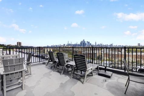 100 Manhattan Avenue Union City NJ 07087