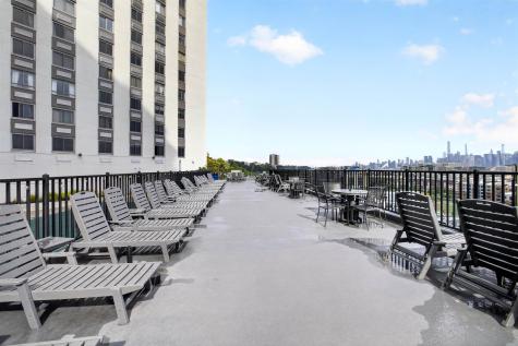 100 Manhattan Avenue Union City NJ 07087