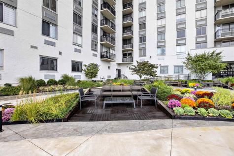 100 Manhattan Avenue Union City NJ 07087