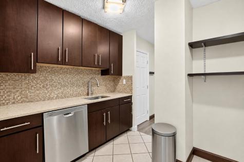 100 Manhattan Avenue Union City NJ 07087