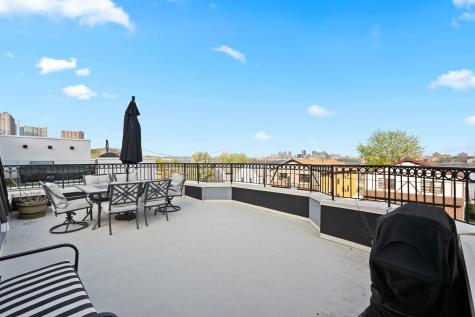 88 Myrtle Avenue Edgewater NJ 07020