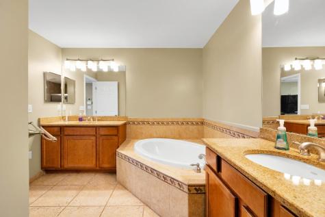 196 Blue Heron Drive Secaucus NJ 07094