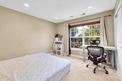 196 Blue Heron Drive Secaucus NJ 07094