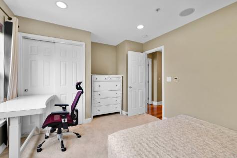 196 Blue Heron Drive Secaucus NJ 07094