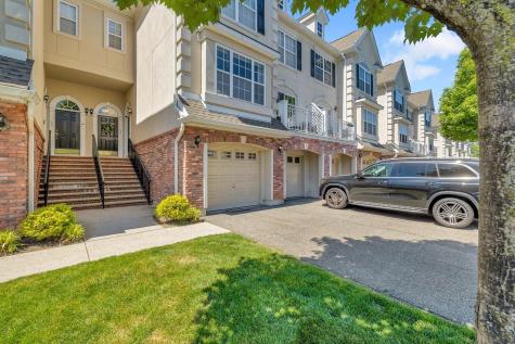 196 Blue Heron Drive Secaucus NJ 07094