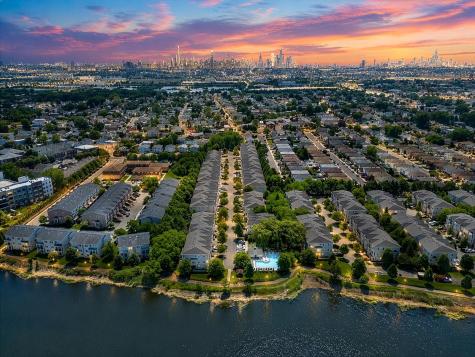 196 Blue Heron Drive Secaucus NJ 07094