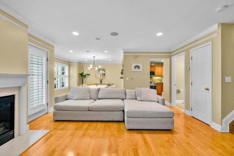 196 Blue Heron Drive Secaucus NJ 07094