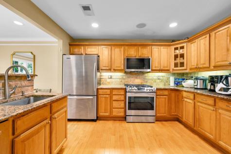 196 Blue Heron Drive Secaucus NJ 07094