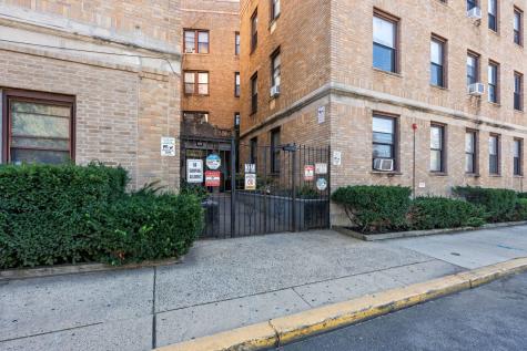 144 Old Bergen Road Jersey City NJ 07305