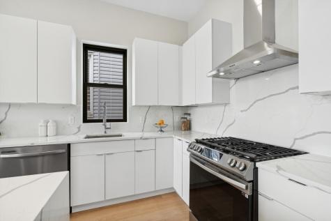 220 Freeman Avenue Jersey City NJ 07306