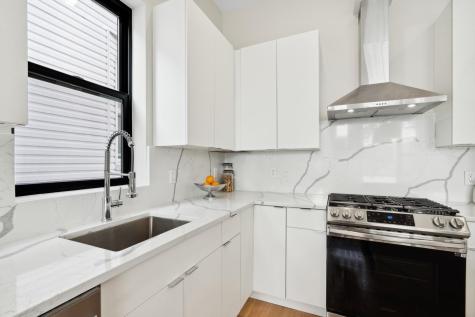220 Freeman Avenue Jersey City NJ 07306