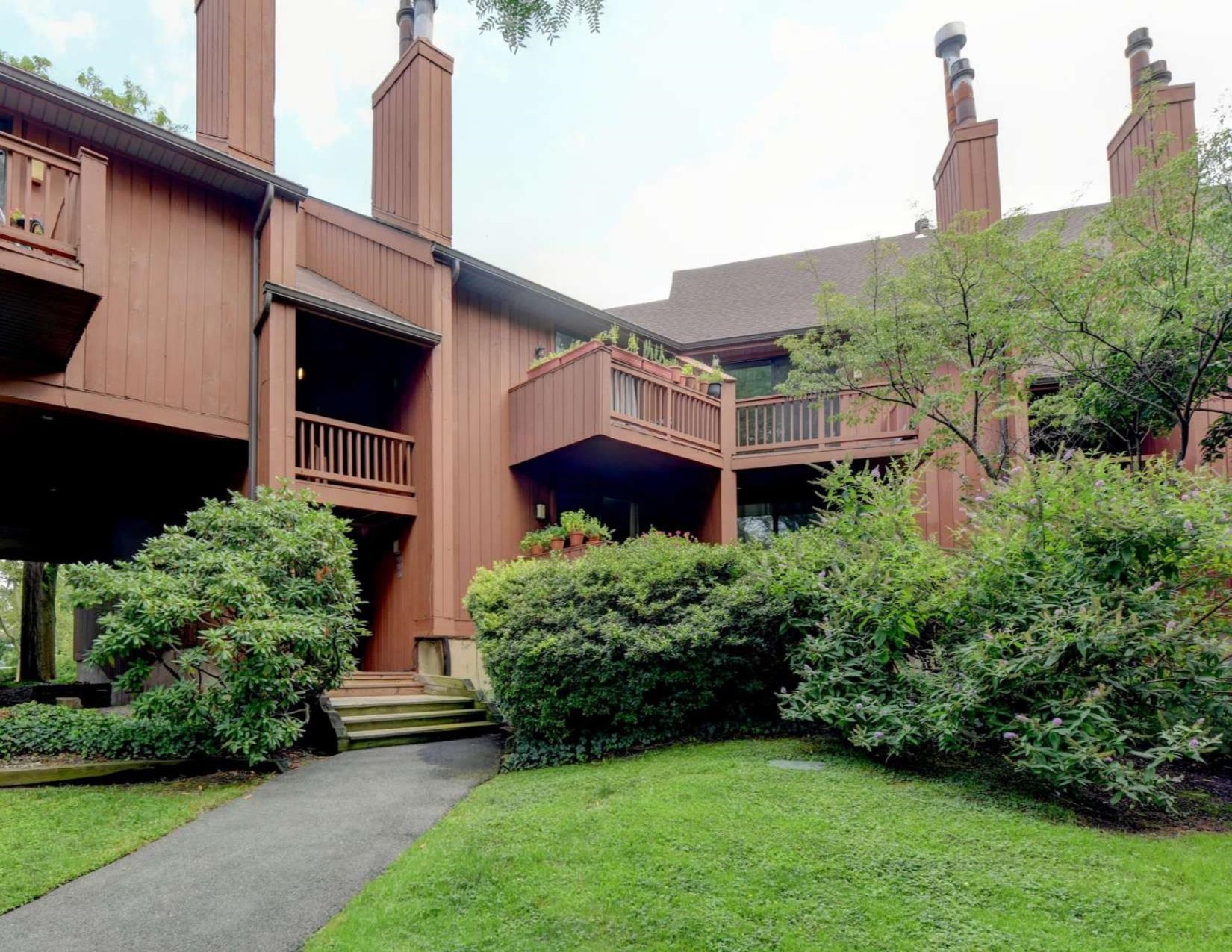 590 Sanderling Court Secaucus NJ 07094