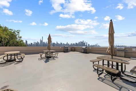 6040 Boulevard East West New York NJ 07093