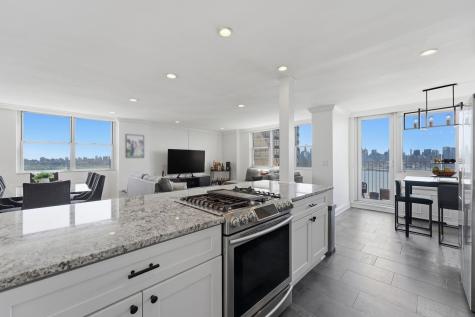 6040 Boulevard East West New York NJ 07093