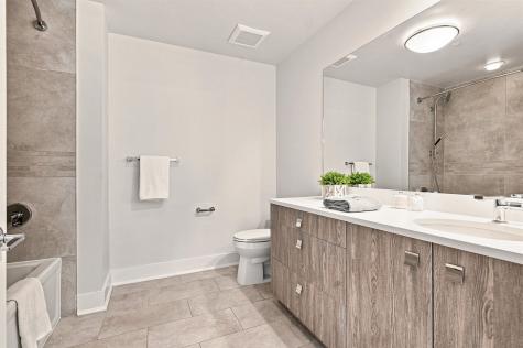 150 Henley Place Weehawken NJ 07086