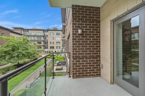 150 Henley Place Weehawken NJ 07086