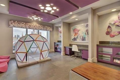 150 Henley Place Weehawken NJ 07086