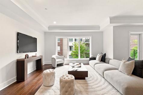 150 Henley Place Weehawken NJ 07086
