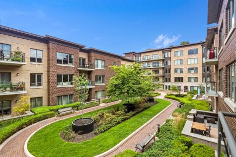150 Henley Place Weehawken NJ 07086