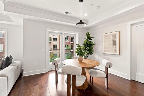 150 Henley Place Weehawken NJ 07086