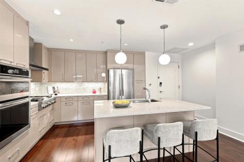 150 Henley Place Weehawken NJ 07086