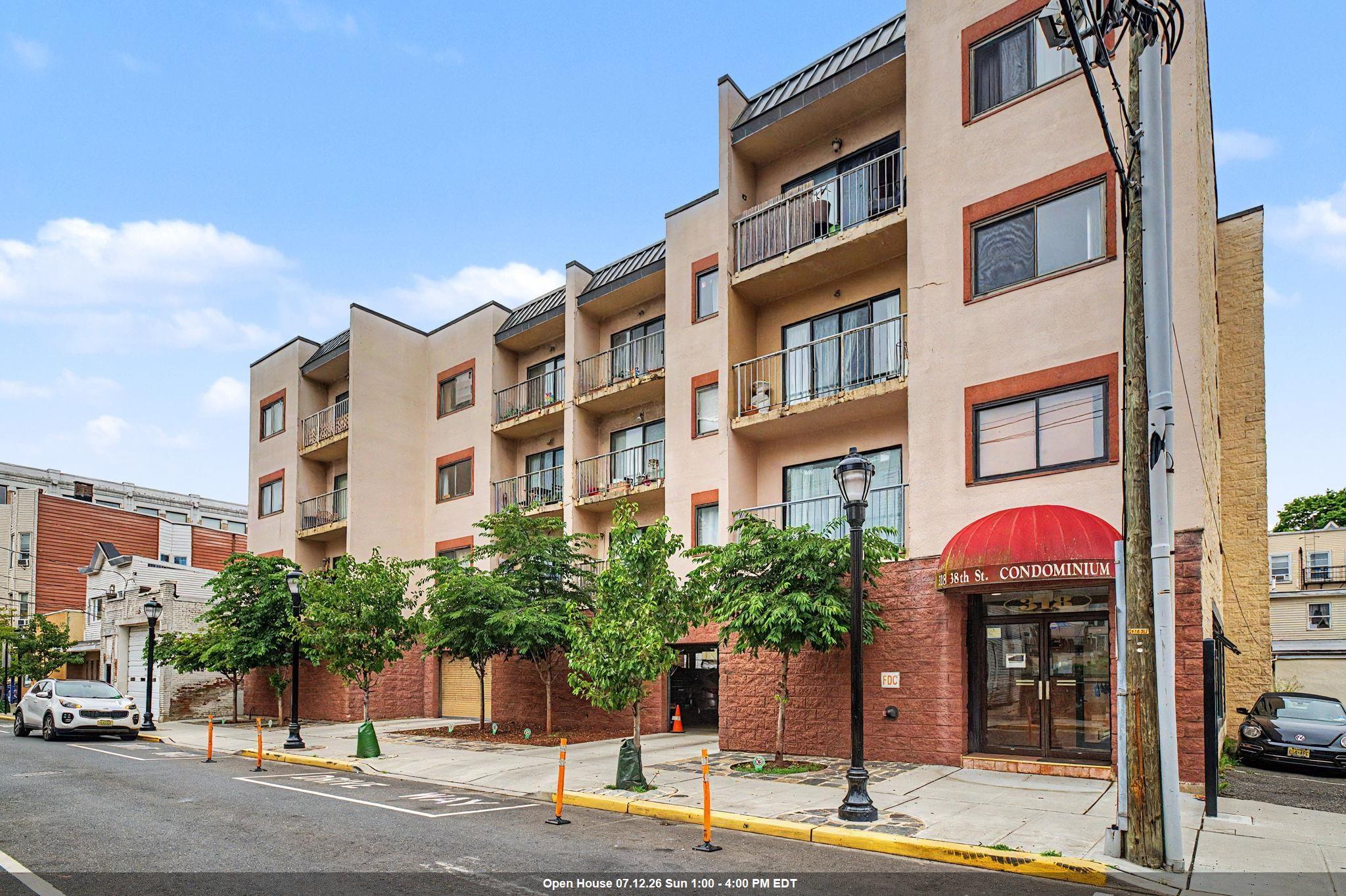 318 38th Street Union City NJ 07087