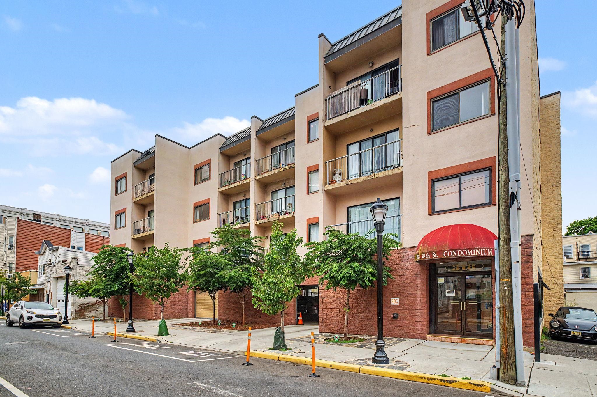 318 38th Street Union City NJ 07087