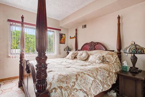 318 38th Street Union City NJ 07087
