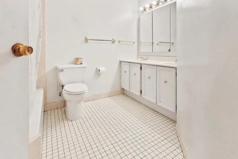 401 Harmon Cove Tower Secaucus NJ 07094