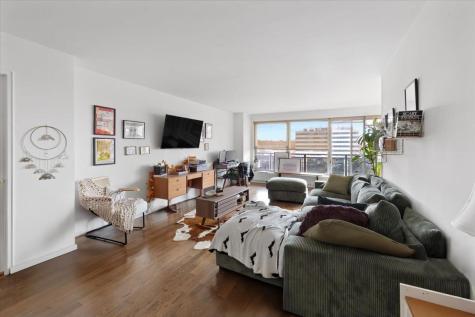 2077 Center Avenue Fort Lee NJ 07024