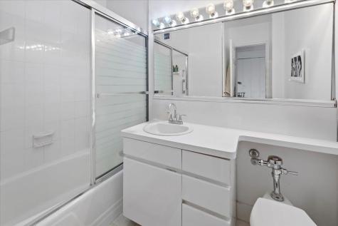 2077 Center Avenue Fort Lee NJ 07024