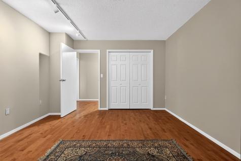 1208 Harmon Cove Tower Secaucus NJ 07094