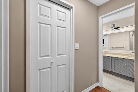 1208 Harmon Cove Tower Secaucus NJ 07094