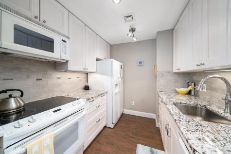 201 Shearwater Court West Jersey City NJ 07305