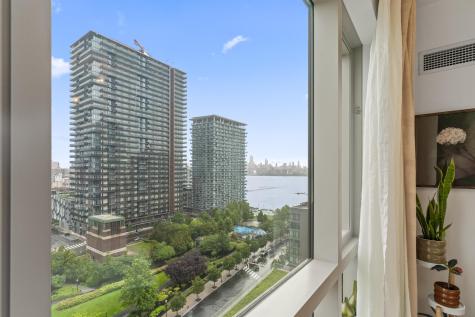 75 Park Lane South Jersey City NJ 07310