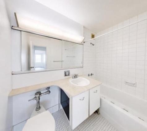 2077 Center Avenue Fort Lee NJ 07024