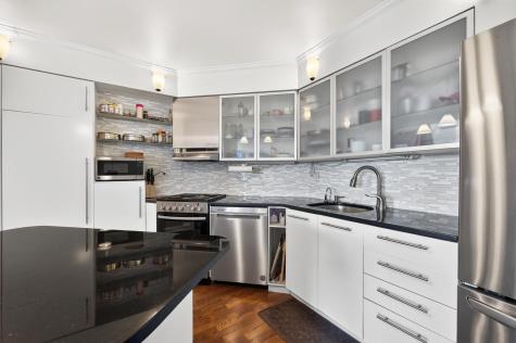 827 Harmon Cove Tower Secaucus NJ 07094