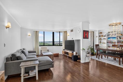 827 Harmon Cove Tower Secaucus NJ 07094