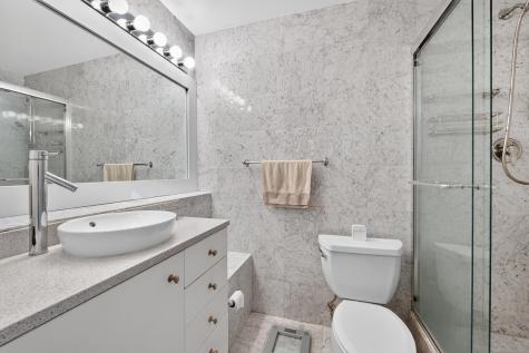 827 Harmon Cove Tower Secaucus NJ 07094