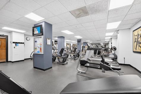 827 Harmon Cove Tower Secaucus NJ 07094