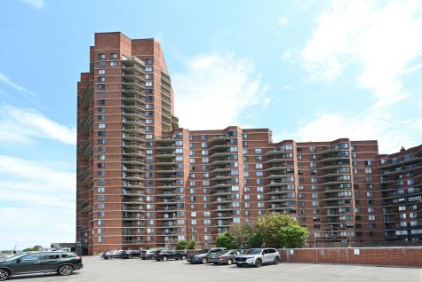 827 Harmon Cove Tower Secaucus NJ 07094