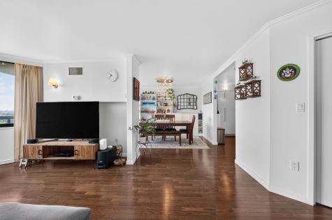 827 Harmon Cove Tower Secaucus NJ 07094