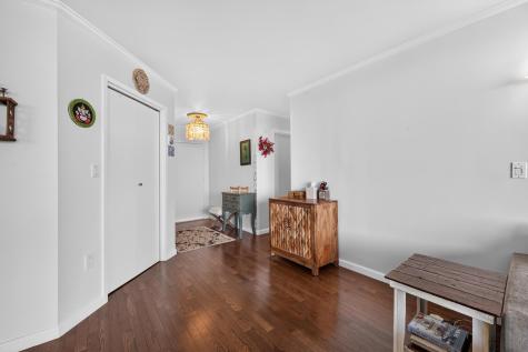 827 Harmon Cove Tower Secaucus NJ 07094
