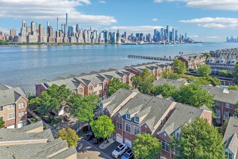 135 Abbie Court Guttenberg NJ 07093