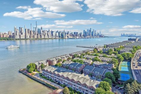 135 Abbie Court Guttenberg NJ 07093