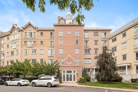 110 Shearwater Court East Jersey City NJ 07305