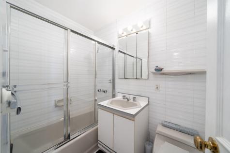 6040 Boulevard East West New York NJ 07093
